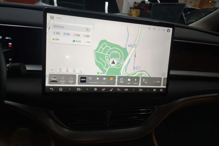 Used Denza D9 2024 DM-i 980 Four-Wheel Drive Flagship Model
