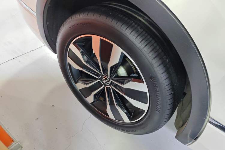 Used Volkswagen Tiguan L 2022 330TSI Automatic Two-Wheel Drive R-Line Enhanced Edition