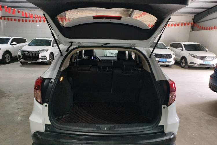 Used Honda Vezel 2017 1.8L CVT Front-Wheel Drive Pioneer Edition