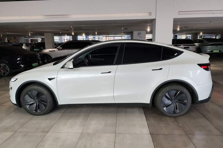Used Tesla Model Y 2025 Long-Range All-Wheel Drive First Edition
