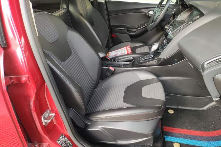 Used Ford Focus 2017 Hatchback 1.6L Automatic Fashion Edition Smart Drive Version
