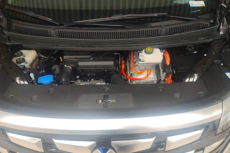 Used Denza D9 2022 DM-i 1040 Prestige Model