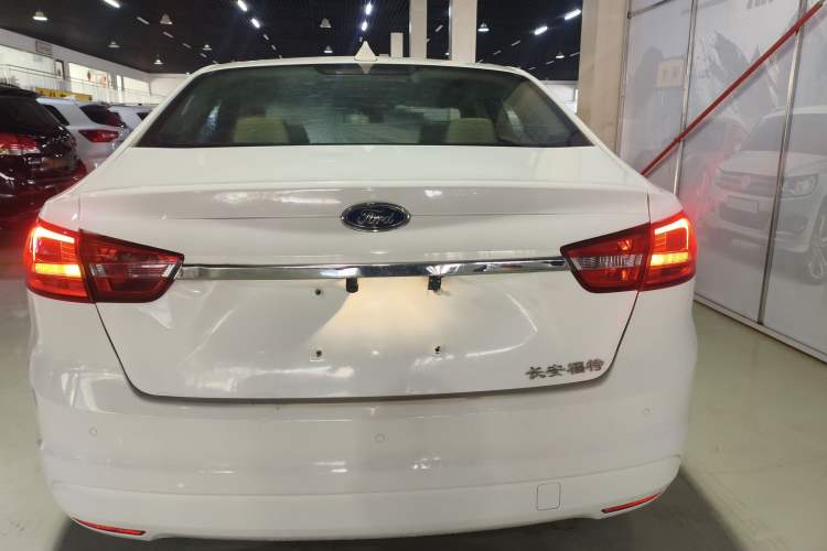 Used Ford Escort 2015 1.5L Automatic Comfort Edition
