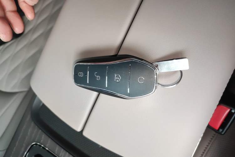 Used BYD Han 2025 EV with 701 km of Laser Radar-Enabled Intelligent Driving