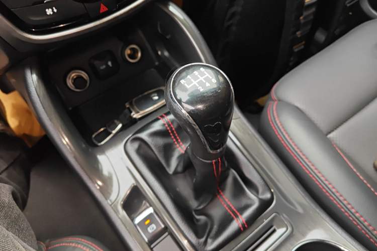 Used Changan CS75 2017 Shangku Edition 1.5T Manual ZhiXiang Model