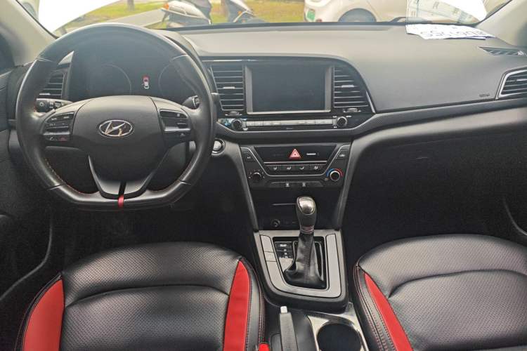 Used Hyundai Elantra 2016 1.4T Dual-Clutch Xuan Dong · Dynamic Version