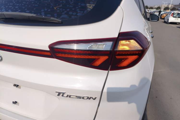 Used Hyundai Tucson 2019 280TGDi Dual-Clutch Two-Wheel Drive Fashion Edition China VI Standard
