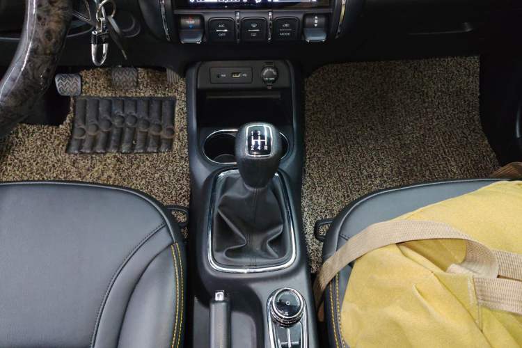 Used Dongfeng Aeolus AX4 2017 1.6L Manual ChaoShang Model