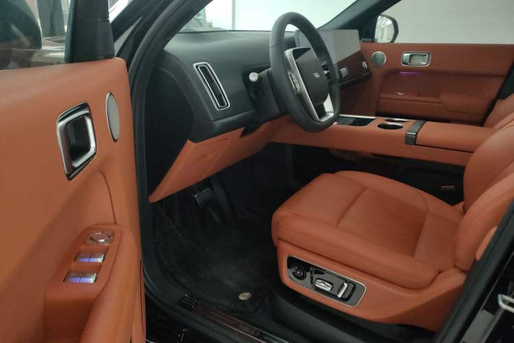 Used Li Auto L8 2023 Air model
