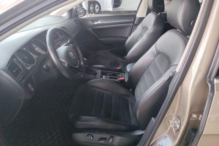 Used Volkswagen Golf 2018 230TSI Automatic Luxury Version