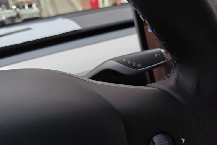 Used Tesla Model Y 2022 Long-Range All-Wheel-Drive Version