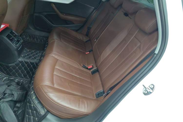 Used Audi A4L 2019 40 TFSI Fashion Version China V
