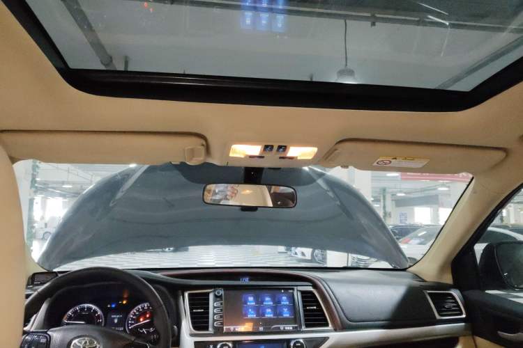 Used Toyota Highlander 2015 2.0T Four-Wheel Drive Luxury Edition 7-Seater
