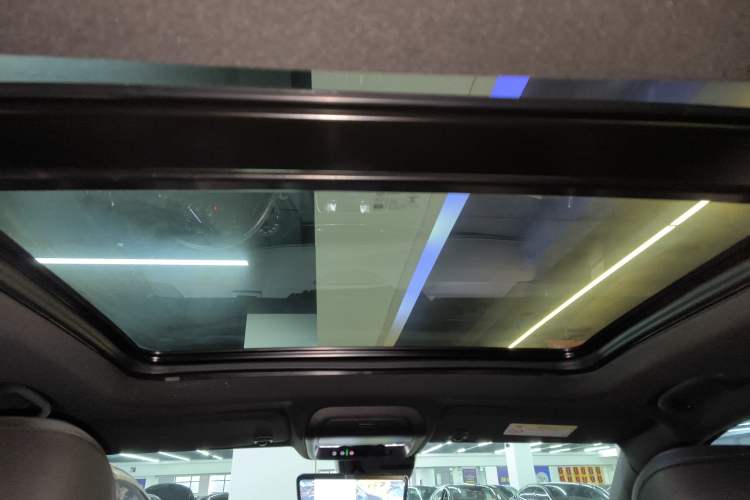 Used Cadillac XT4 2022 28T Two-Wheel-Drive Luxury Version
