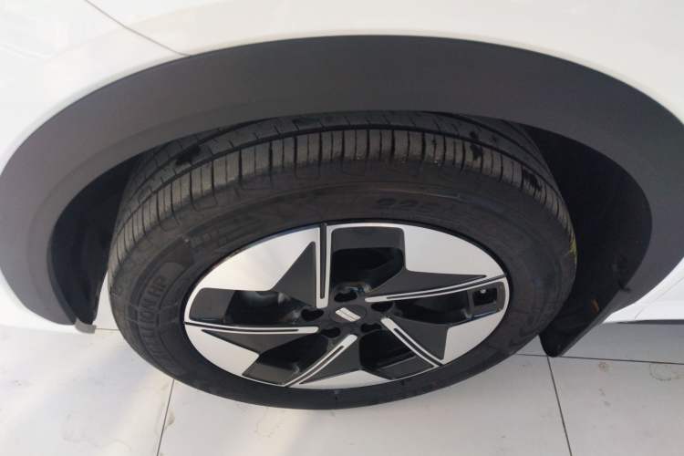 Used  E5 2024 530 km Exploration+ Version