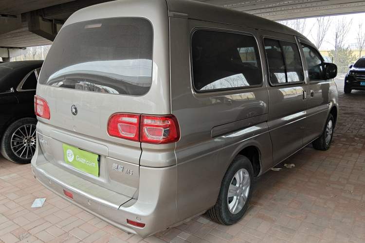 Used FORTHING Lingzhi 2022 M5L 1.6L Utility Model 7 Seats
