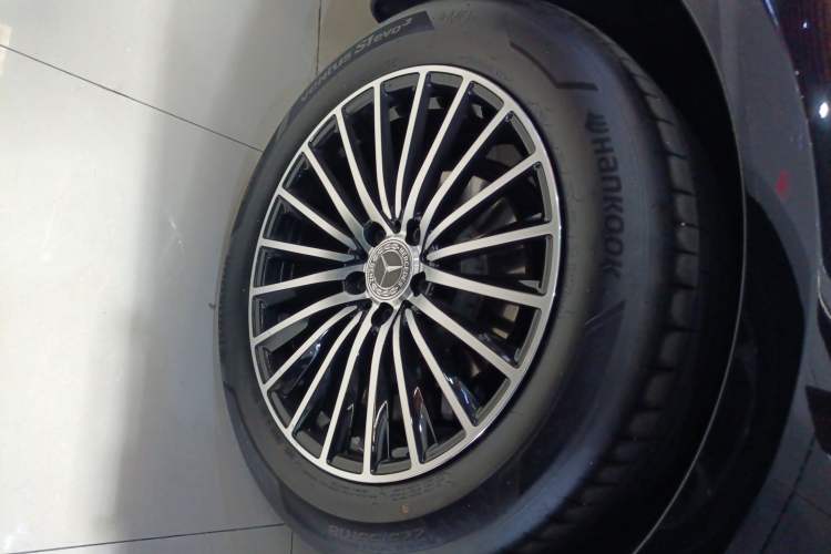 Used Mercedes-Benz E-Class 2025 E 260 L
