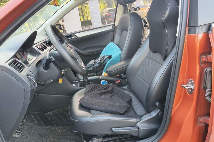 Used Volkswagen Santana 2015 Haval H9 1.6L Manual Comfort Edition