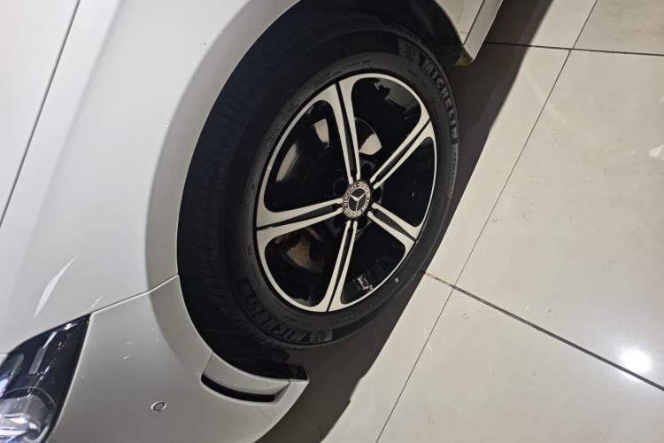 Used Mercedes-Benz A-Class 2022 Second Facelift A 200 L Sport Sedan Fashion Version
