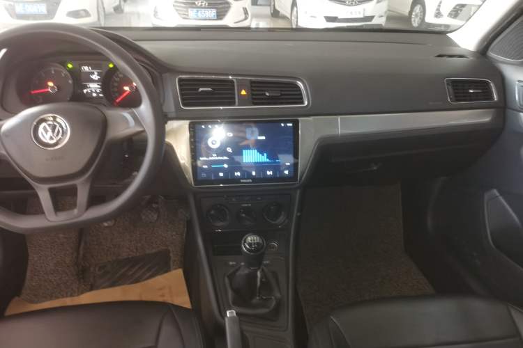 Used Volkswagen Lavida 2015 1.6L Manual Fashion Edition