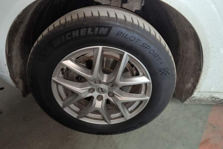 Used Volvo XC60 2019 T5 4x4 Smart Edition China VI Standard
