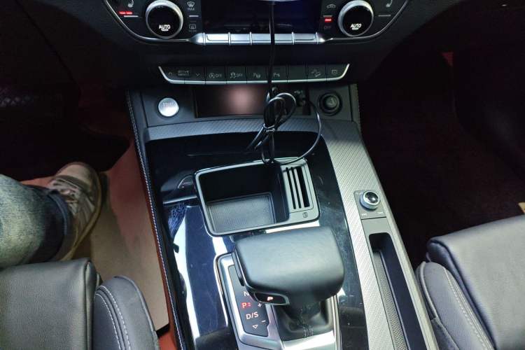 Used Audi Q5L 2022 40T Luxury Dynamic Model