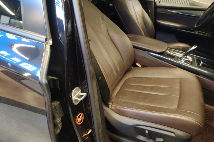 Used BMW X5 2015 xDrive28i
