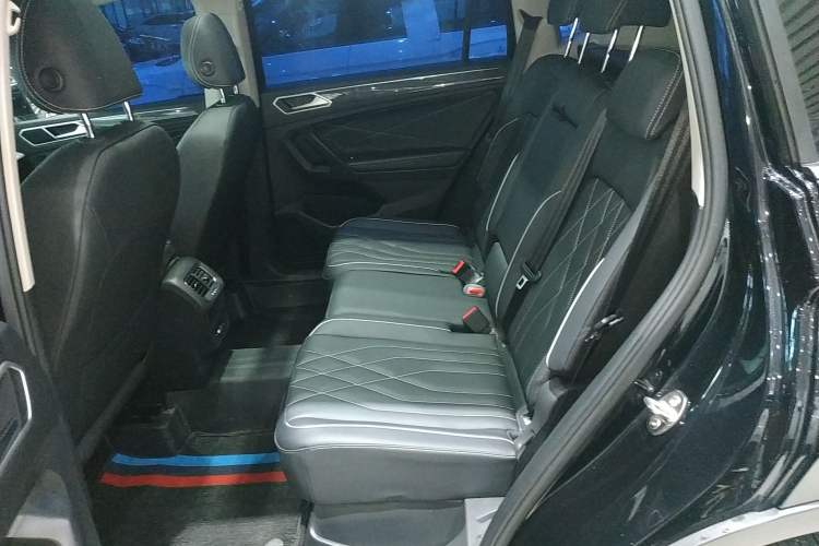 Used Volkswagen Tiguan L 2024 330TSI Automatic Two-Wheel Drive R-Line Enhanced Edition
