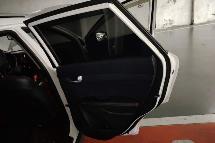 Used Kia KX3 2015 1.6T Automatic Two-Wheel Drive DLX
