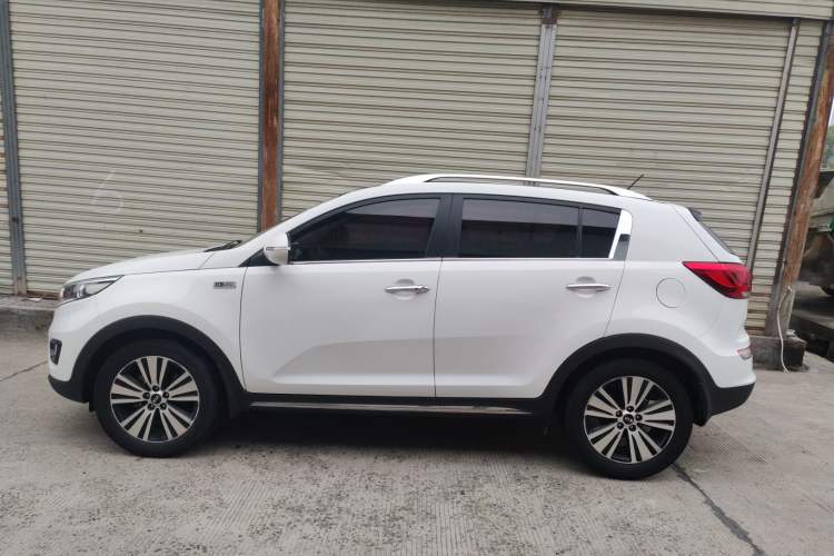 Used Kia Sportage R 2015 2.0L Automatic Two-Wheel Drive DLX Model
