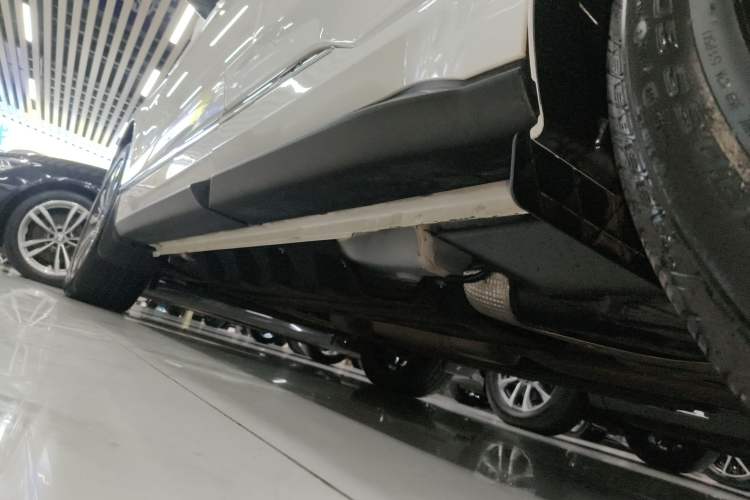 Used Ford Edge 2021 PLUS EcoBoost 245 Two-Wheel-Drive Titanium 7-Seater
