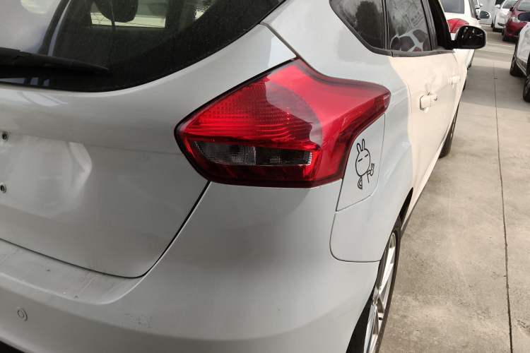 Used Ford Focus 2017 Hatchback 1.6L Automatic Fashion Edition Smart Drive Version