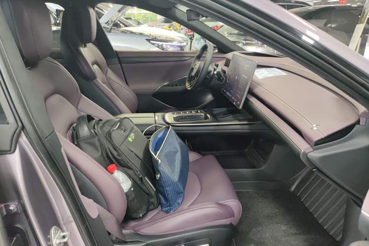 Used  SU7 2024 Four-Wheel Drive Ultra-Long Range Advanced Intelligent Driving Max Edition
