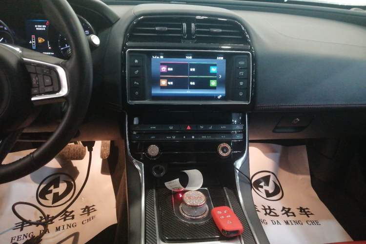 Used Jaguar XE 2015 2.0T 240 PS R-Sport
