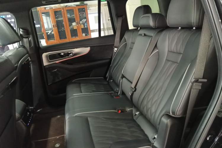 Used GAC Trumpchi GS8 2022 Dual-Engine Series 2.0TM Two-Wheel Drive Prestige Edition (7 Seats)
