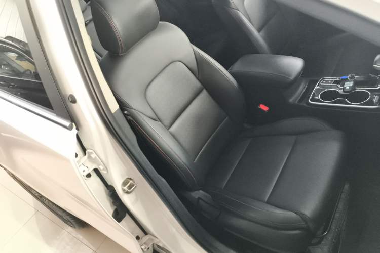 Used Kia KX5 2019 1.6T Automatic Two-Wheel Drive Luxury Edition
