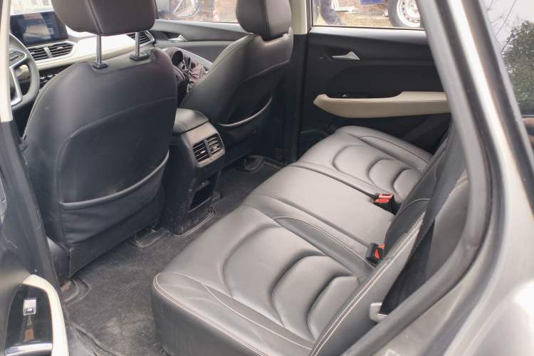 Used Baojun 530 2019 1.5T CVT Luxury Model 7 Seats China V Emission Standard