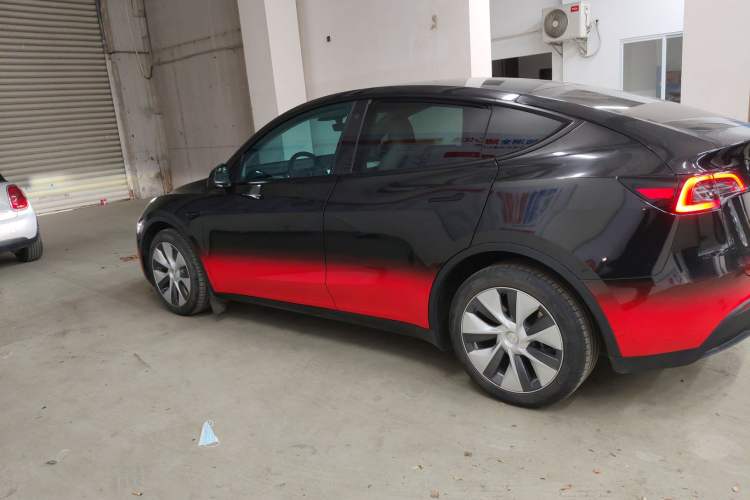 Used Tesla Model Y 2022 Long-Range All-Wheel-Drive Version