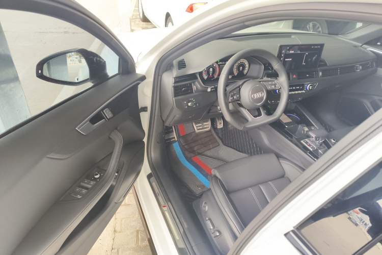 Used Audi A4L 2023 40 TFSI Luxury Dynamic Model
