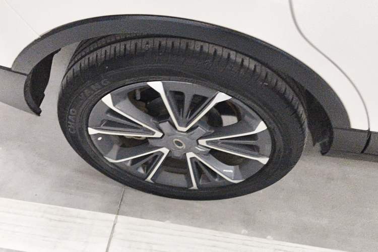 Used ORA iQ 2018 High-Range Version Smart Connectivity Model