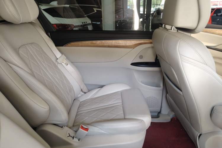 Used Buick GL8 2018 ES 28T Comfort Model China VI Standard
