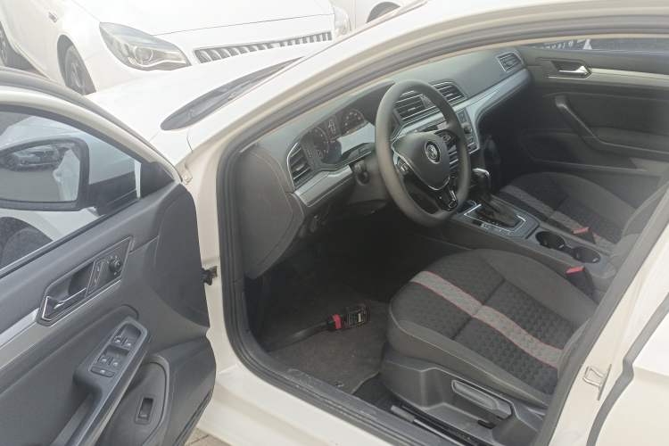 Used Volkswagen Lamando 2019 230TSI DSG Fashion Edition China V Standard
