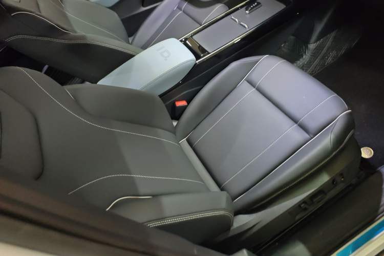 Used Volkswagen ID.4 X 2025 Smart Version Pure & Intelligent Enjoyment Edition
