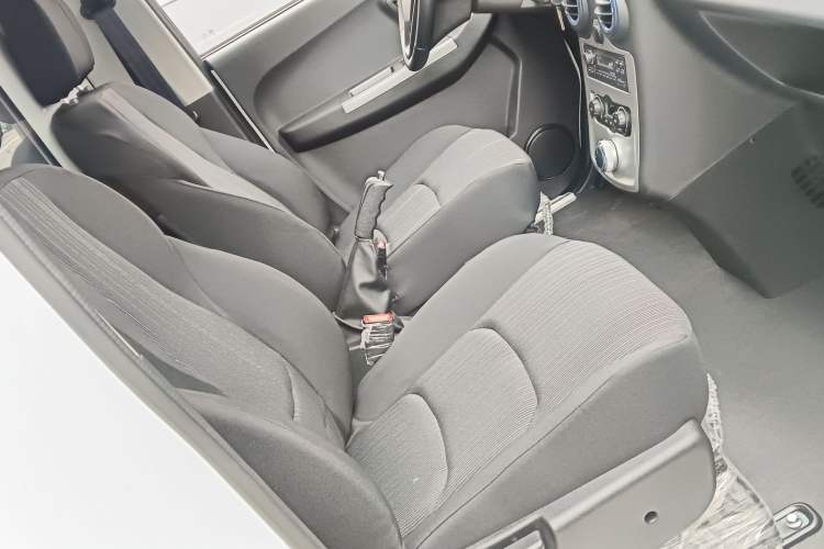 Used JMC E-Roadrunner 2023 E630 Van Deluxe Edition 41.86 kWh
