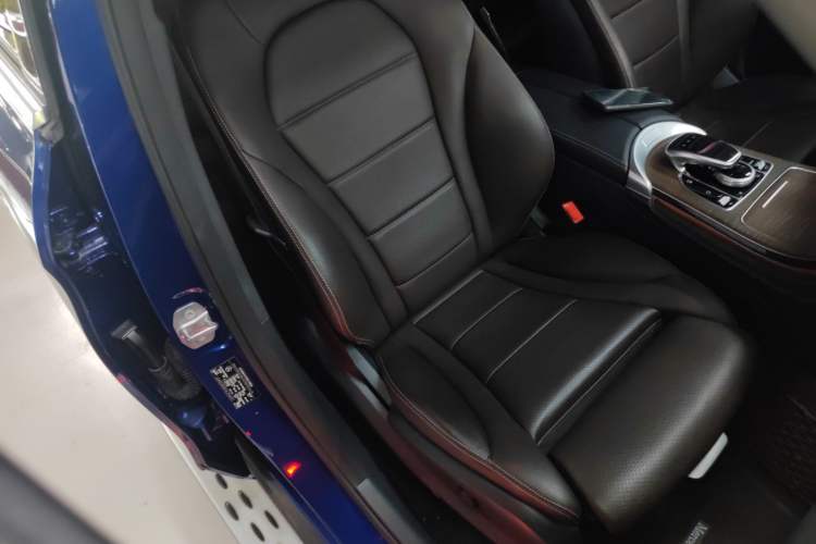 Used Mercedes-Benz GLC 2016 GLC 300 4MATIC Dynamic Model
