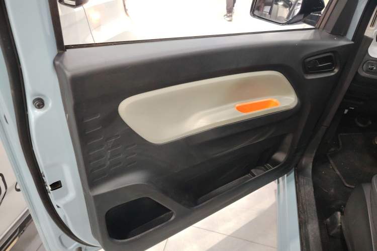 Used Wuling Hongguang MINIEV 2021 Macaron Sandwich Model 170 km Lithium Iron Phosphate
