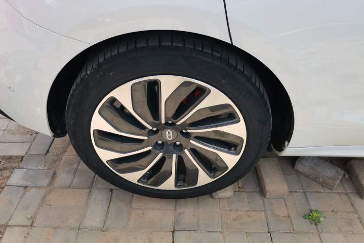 Used Hima AITO M5 2022 Extended-Range Four-Wheel Drive Performance Version
