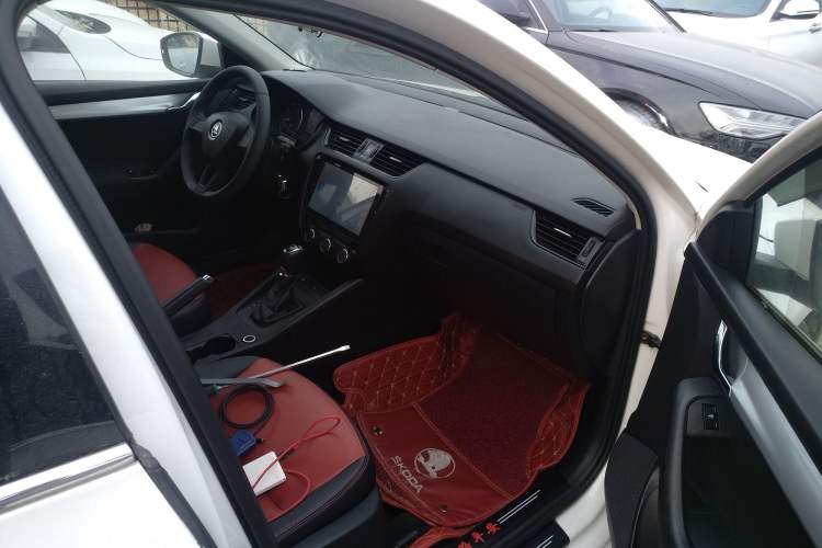 Used Skoda Octavia 2017 1.6L Automatic Front-Wheel Drive Model
