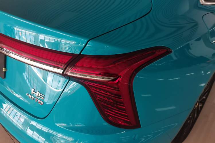 Used Hongqi H5 2024 2.0T Automatic Smart Connect Flagship Edition
