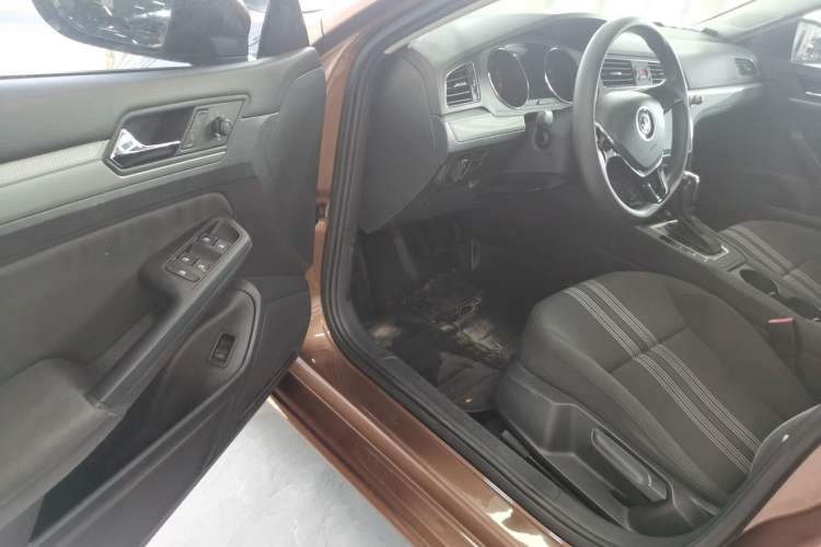 Used Volkswagen Lamando 2017 230TSI DSG Fashion Edition
